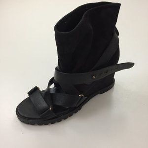 TOUT A COUP Strappy Wedge Heel Open Toe Shoes